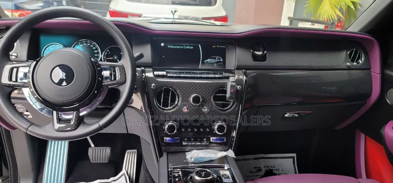 Rolls-Royce Cullinan Black Badge 2024 Black