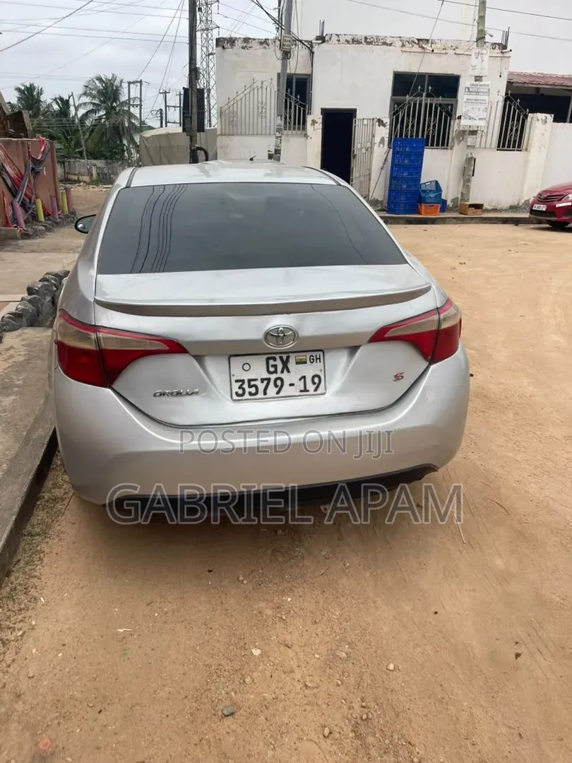 Toyota Corolla 2016 Silver