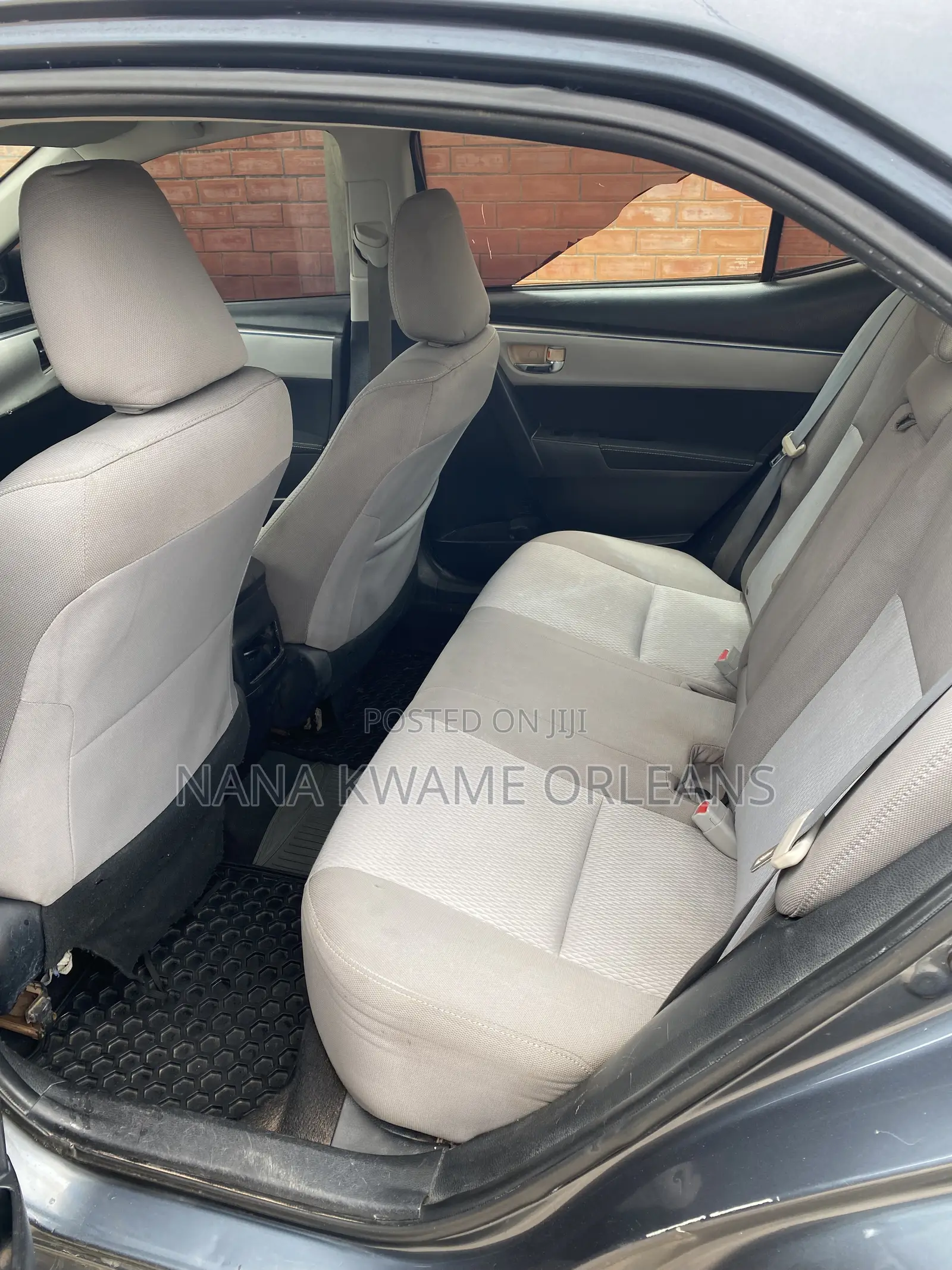 Toyota Corolla LE 4dr Sedan (1.8L 4cyl CVT) 2015 Gray