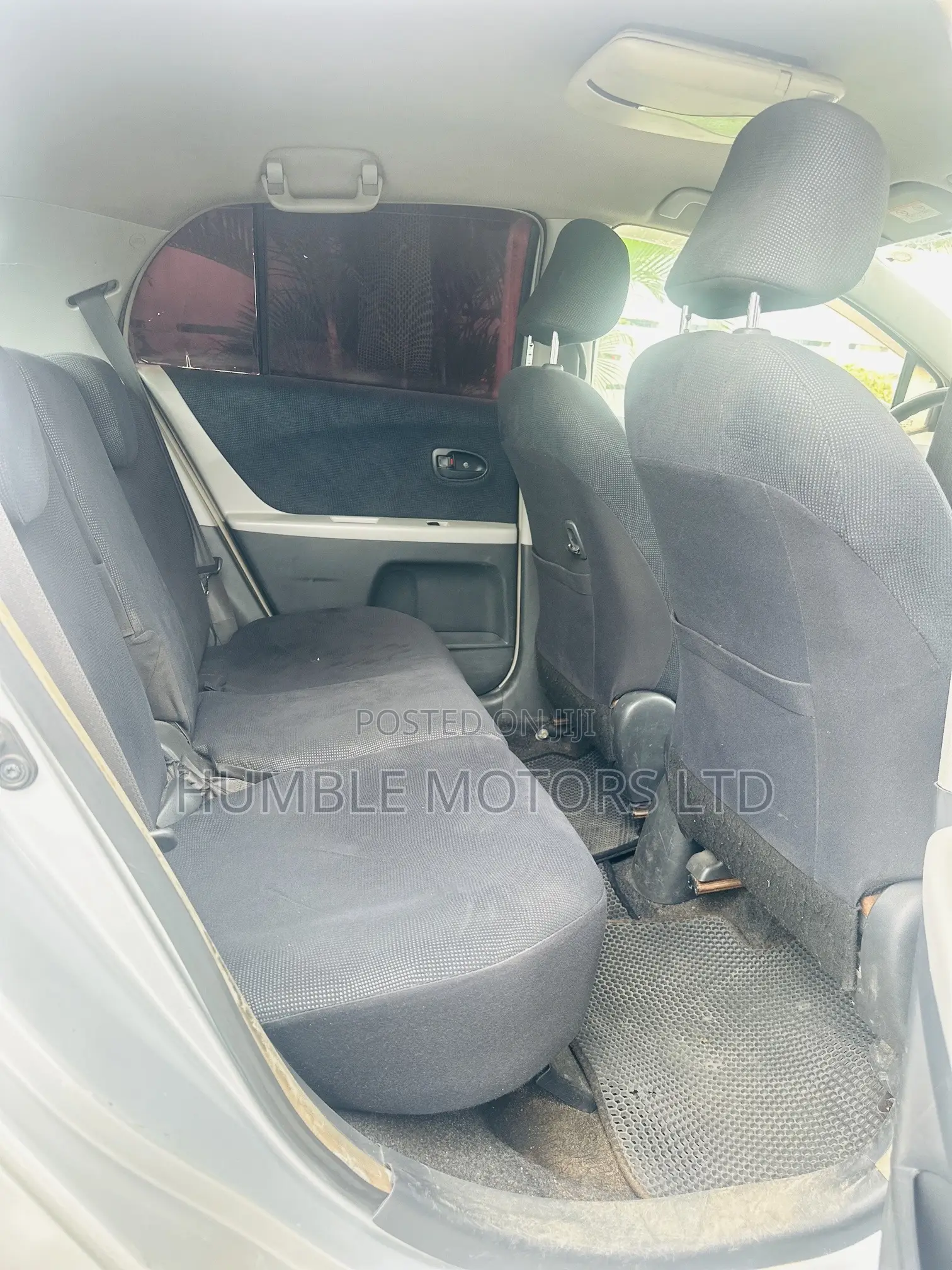 Toyota Vitz 2007 Silver