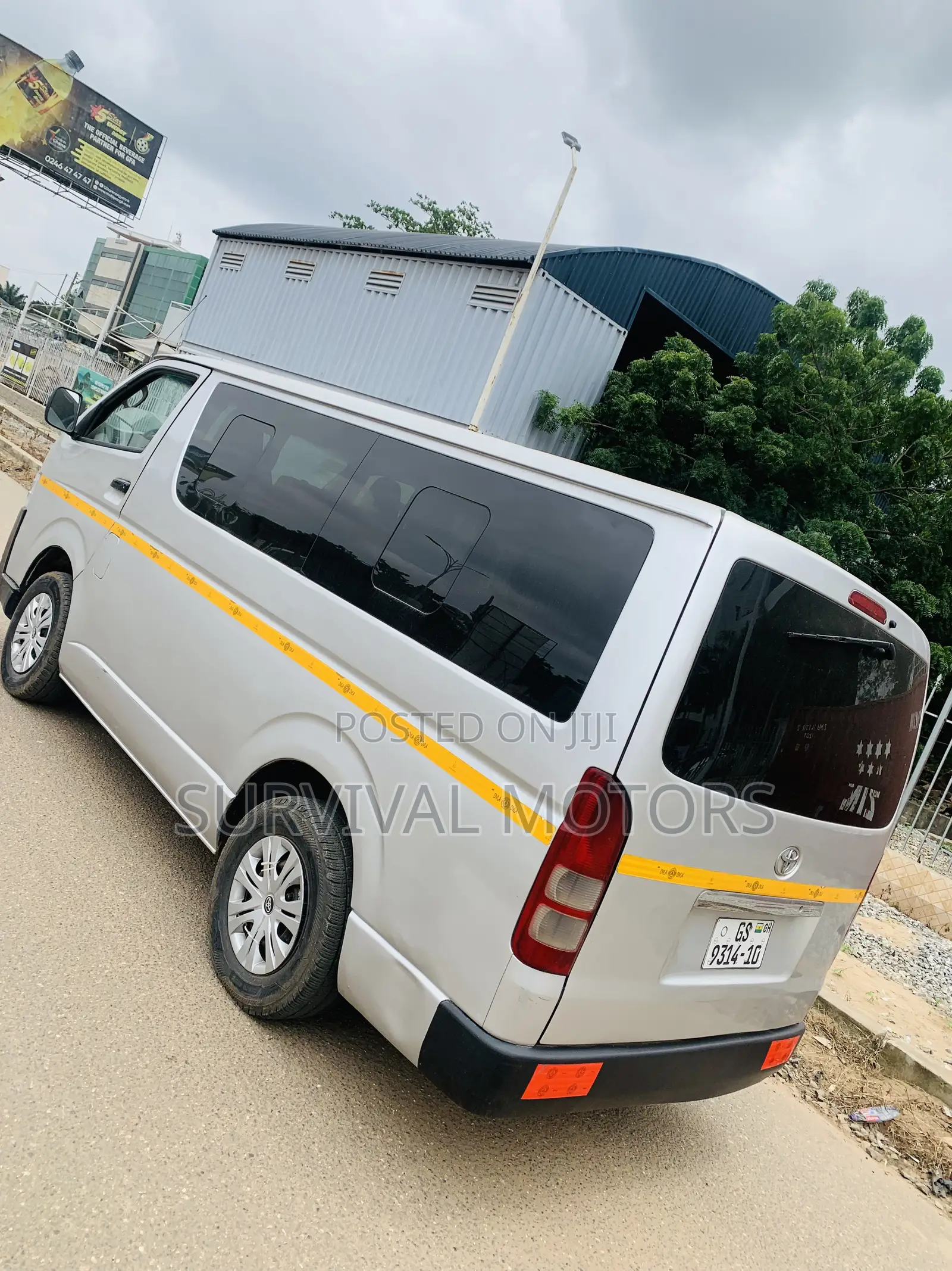 Toyota HiAce 2010 Silver