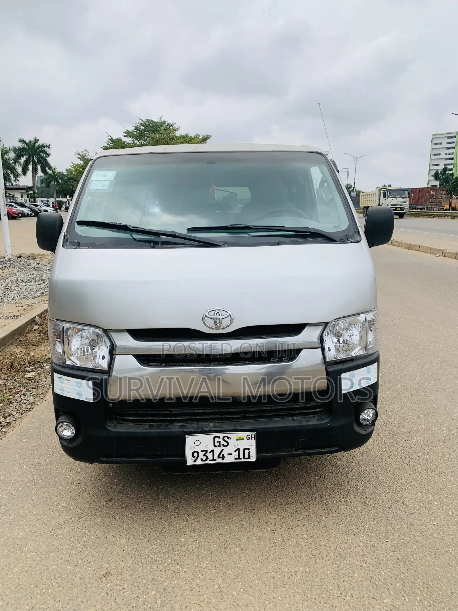 Toyota HiAce 2010 Silver