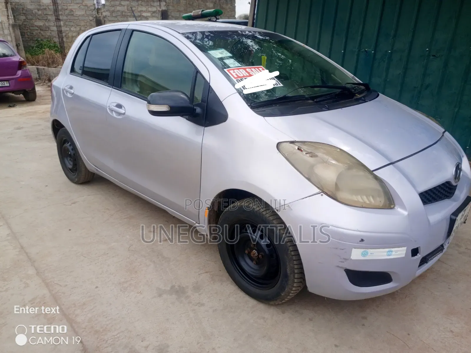 Toyota Vitz 1.3 FWD 5dr 2010 Silver