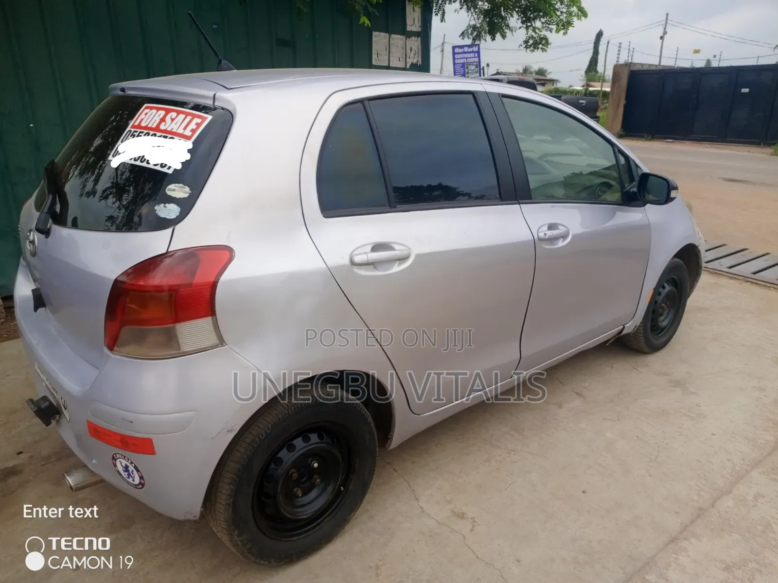 Toyota Vitz 1.3 FWD 5dr 2010 Silver