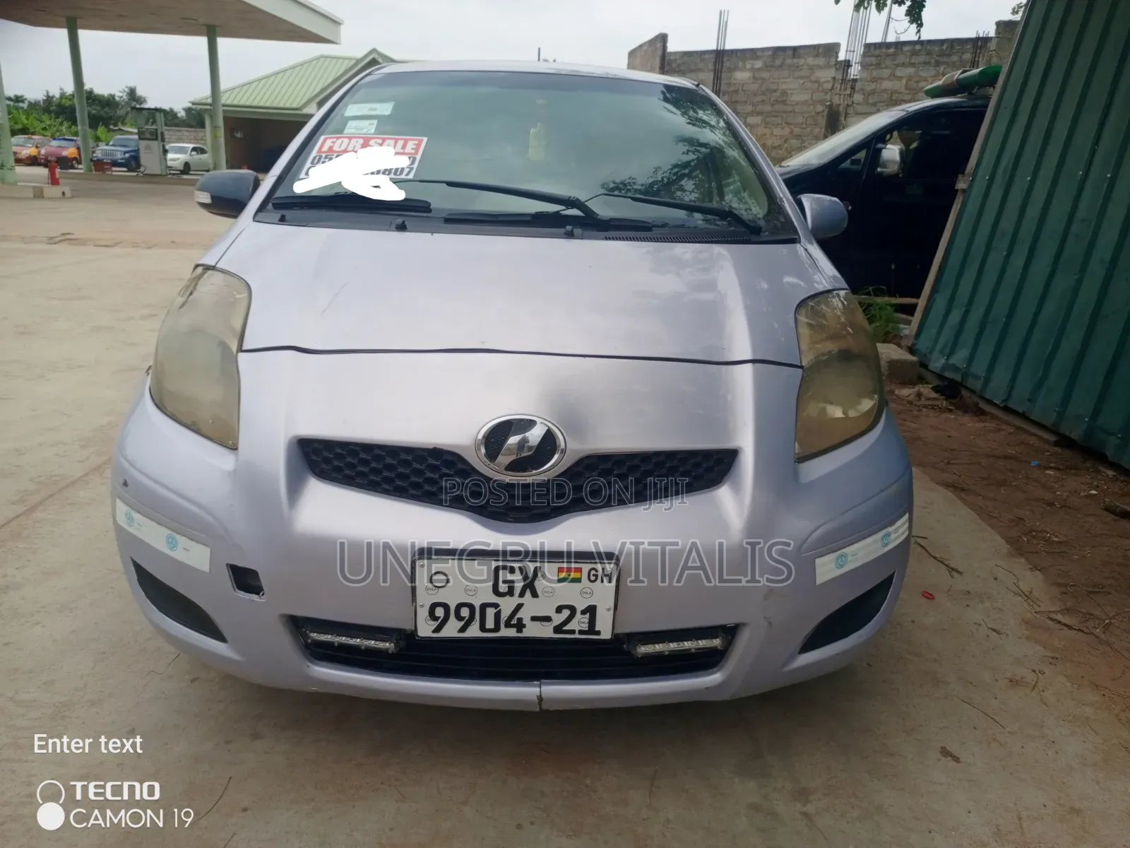 Toyota Vitz 1.3 FWD 5dr 2010 Silver