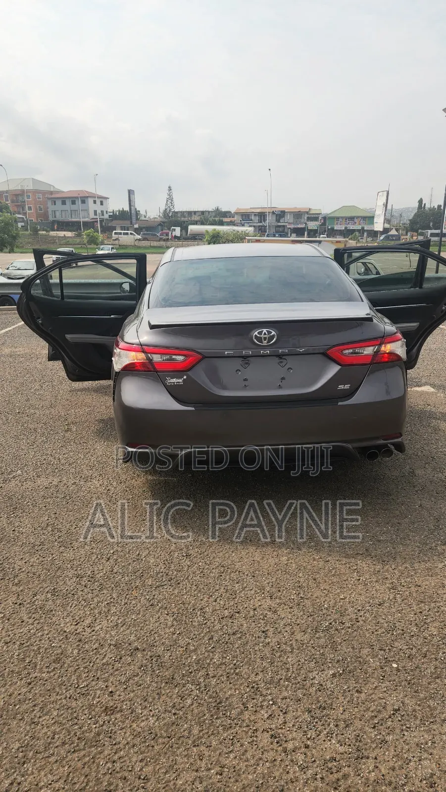 Toyota Camry SE (2.5L 4cyl 8A) 2019 Gray