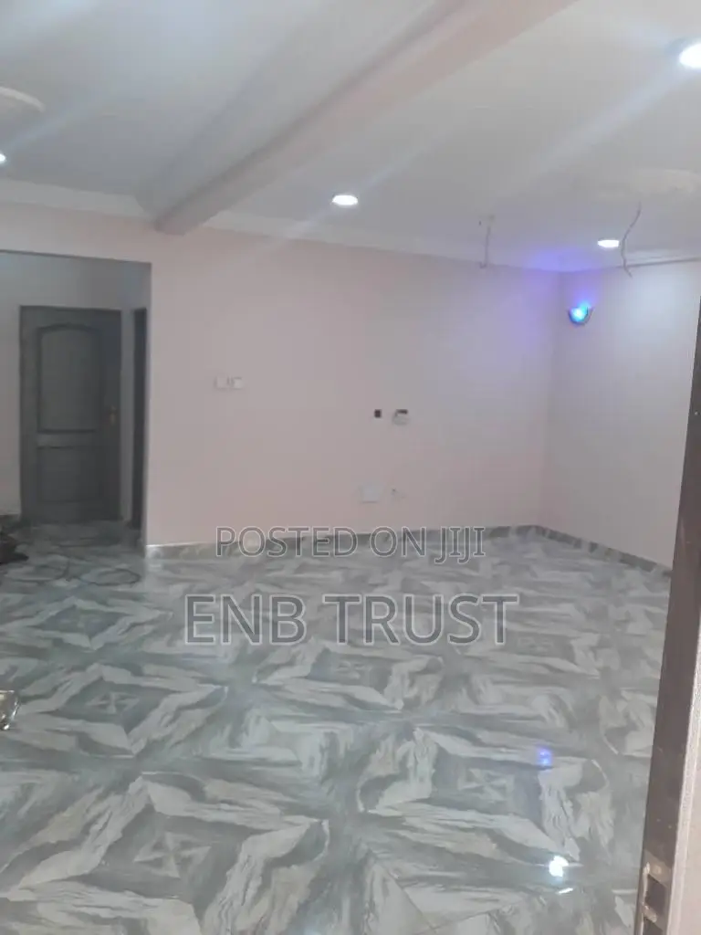 10bdrm House in Kwabenya, Ga East Municipal for sale