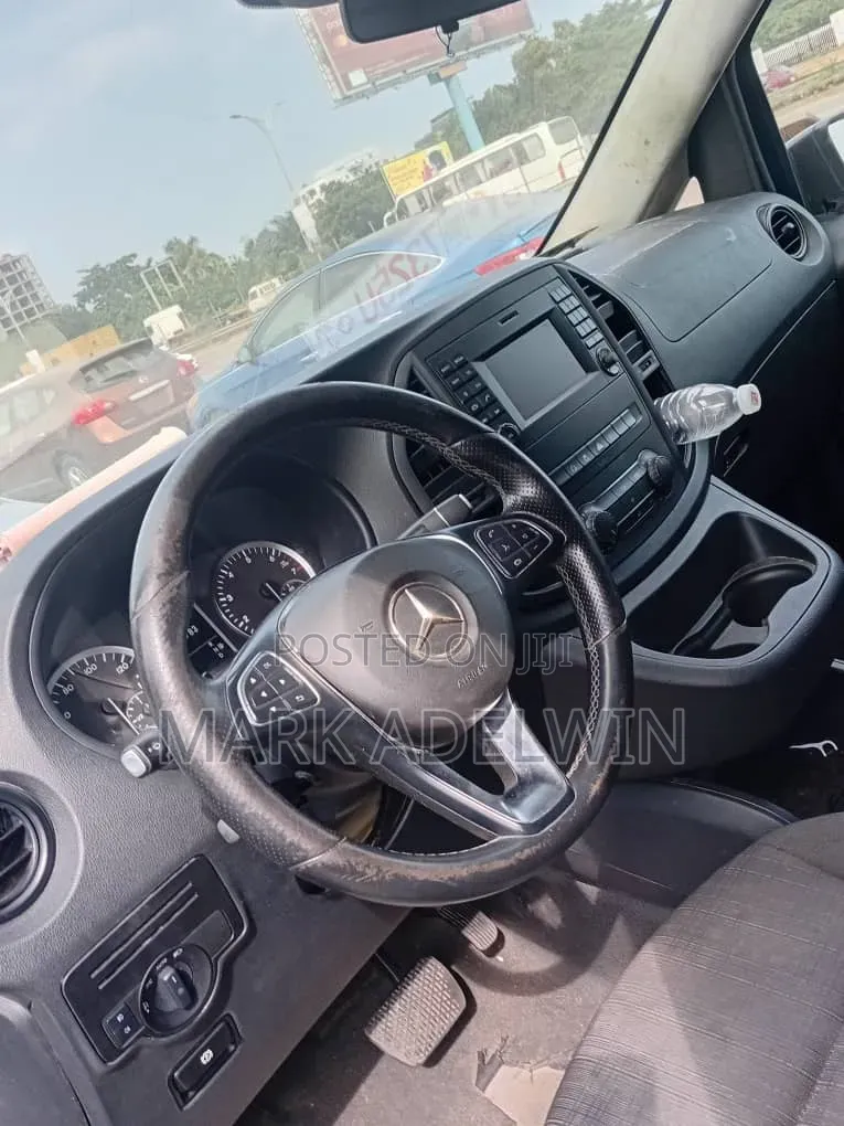 Mercedes-Benz 1113 2016 Blue