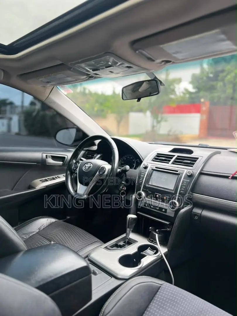 Toyota Camry SE Sport 4dr Sedan w/Prod. End 11/13 (2.5L 4cyl 6A) 2014