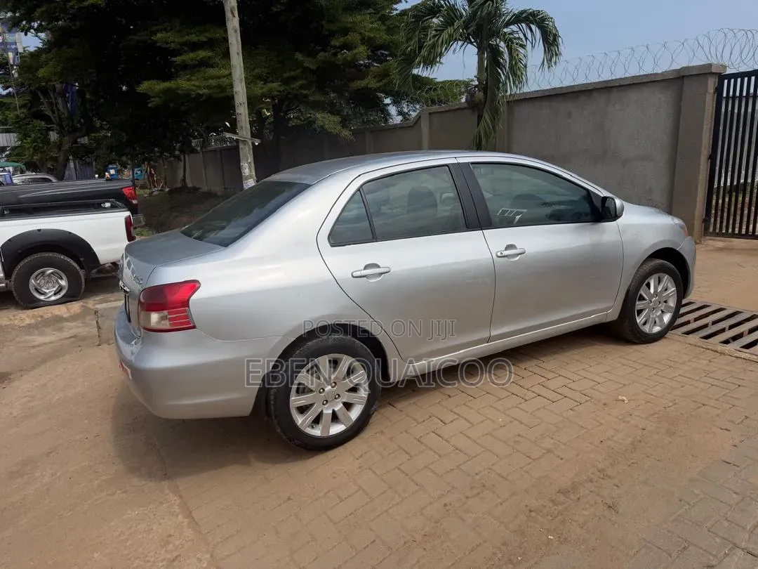 Toyota Yaris 2009 Silver