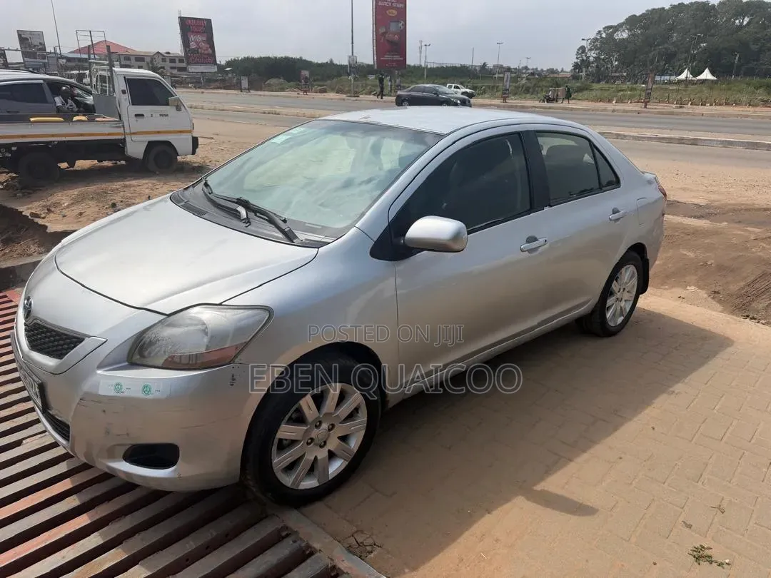 Toyota Yaris 2009 Silver