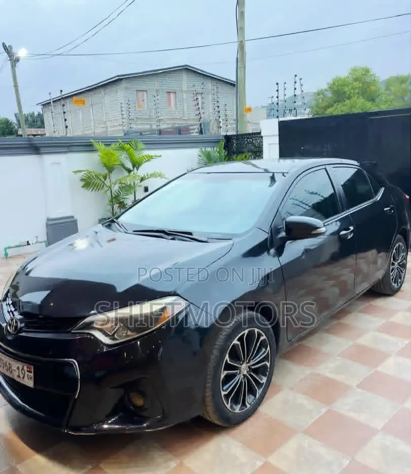 Toyota Corolla 2016 Black