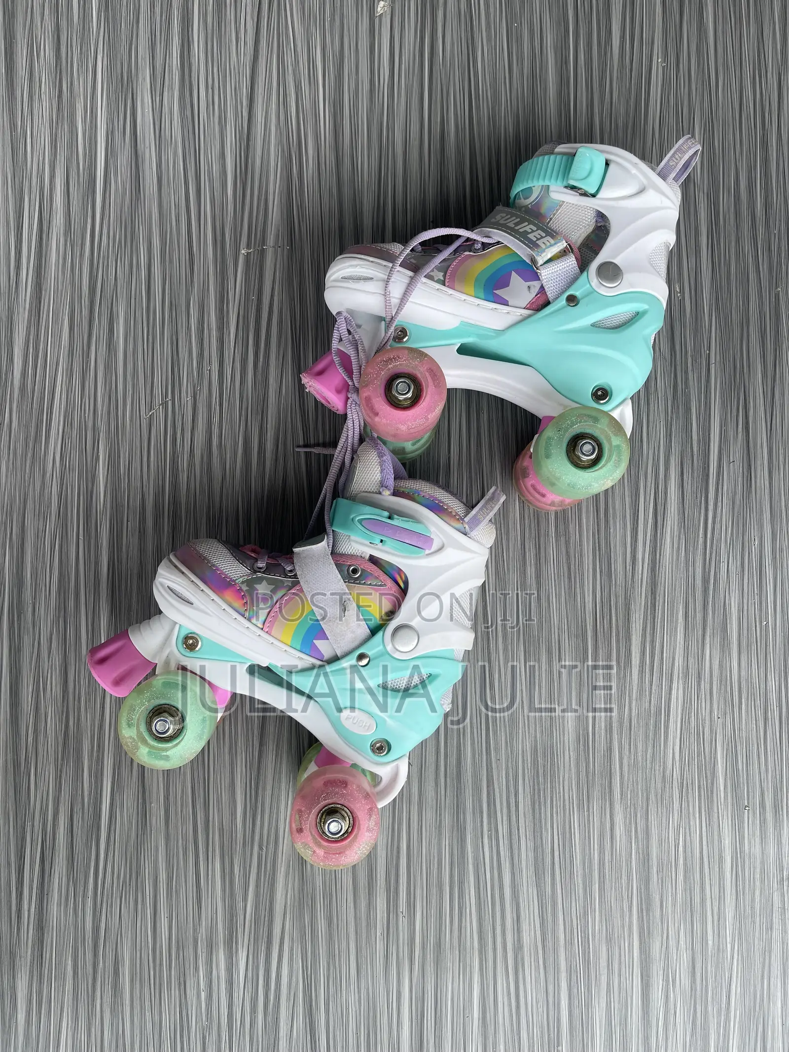 Original Kids Skating Shoes Available at Cool Price