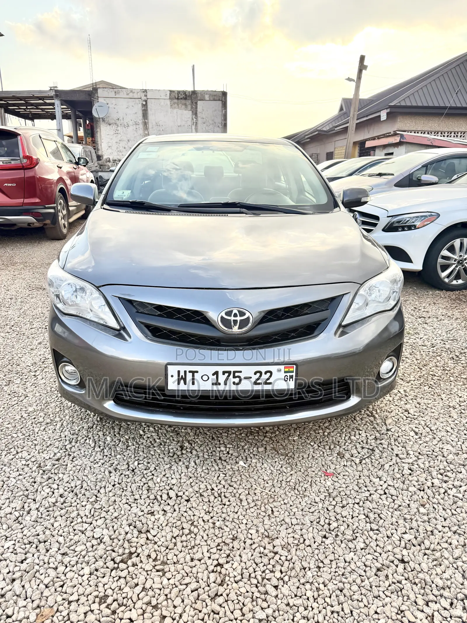 Toyota Corolla LE 4dr Sedan (1.8L 4cyl 4A) 2013 Gray