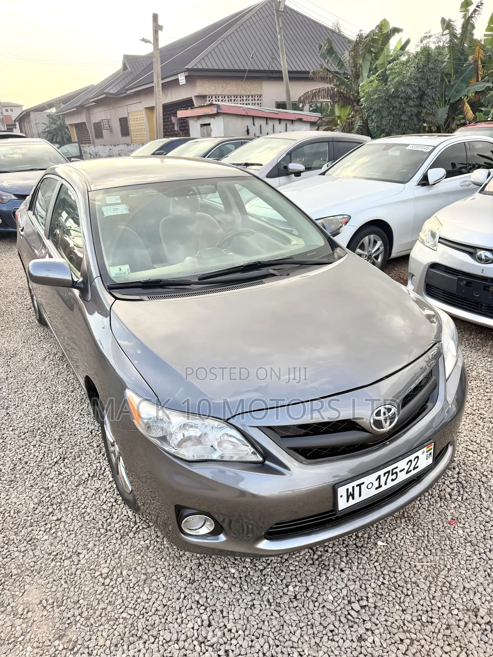 Toyota Corolla LE 4dr Sedan (1.8L 4cyl 4A) 2013 Gray