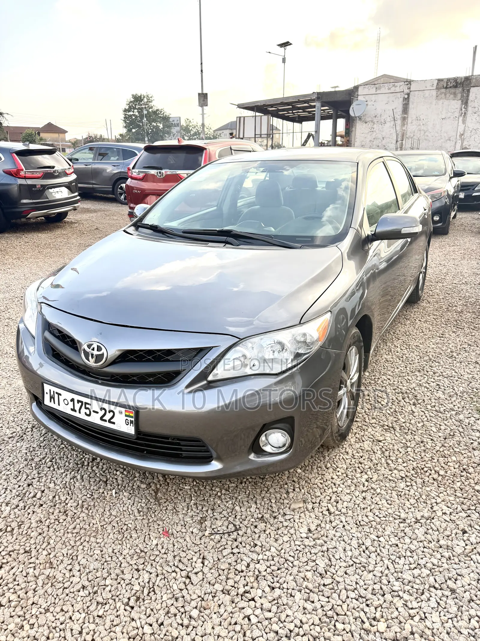 Toyota Corolla LE 4dr Sedan (1.8L 4cyl 4A) 2013 Gray