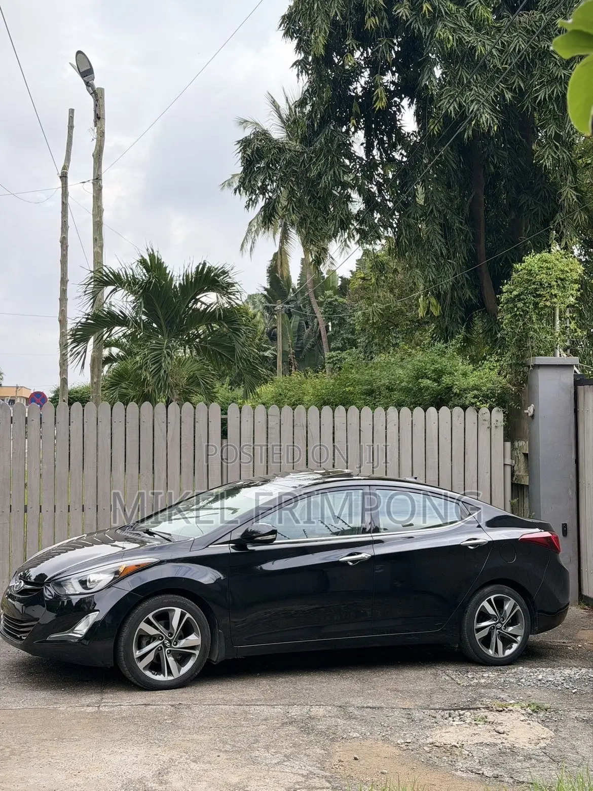 Hyundai Elantra Limited Sedan FWD (1.8L 4cyl 6A) 2016 Black