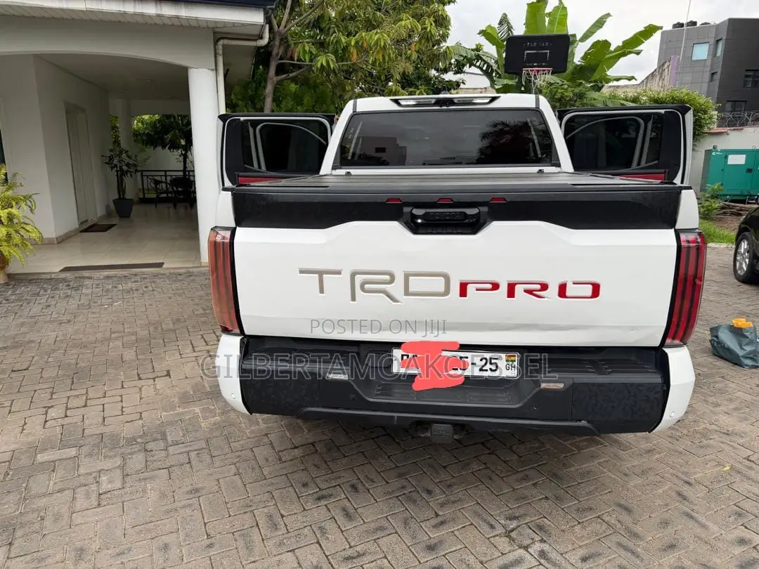 Toyota Tundra 2023 White