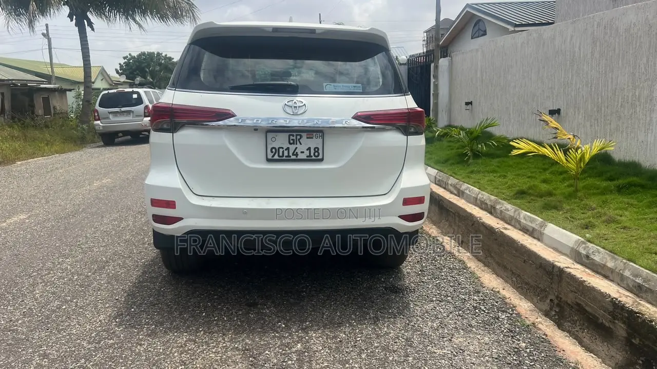 Toyota Fortuner 2.7 AWD 2018 White
