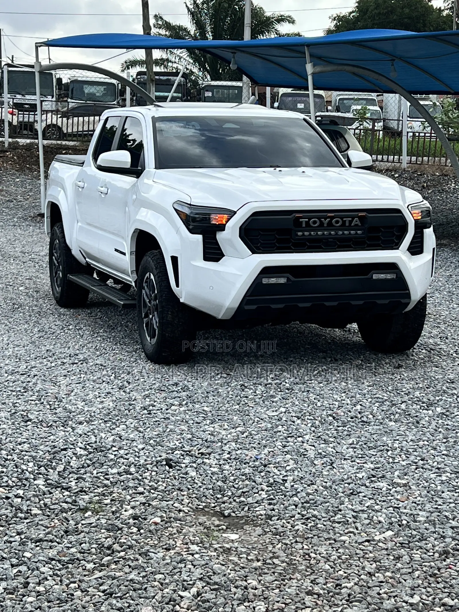 Toyota Tacoma 2024 White
