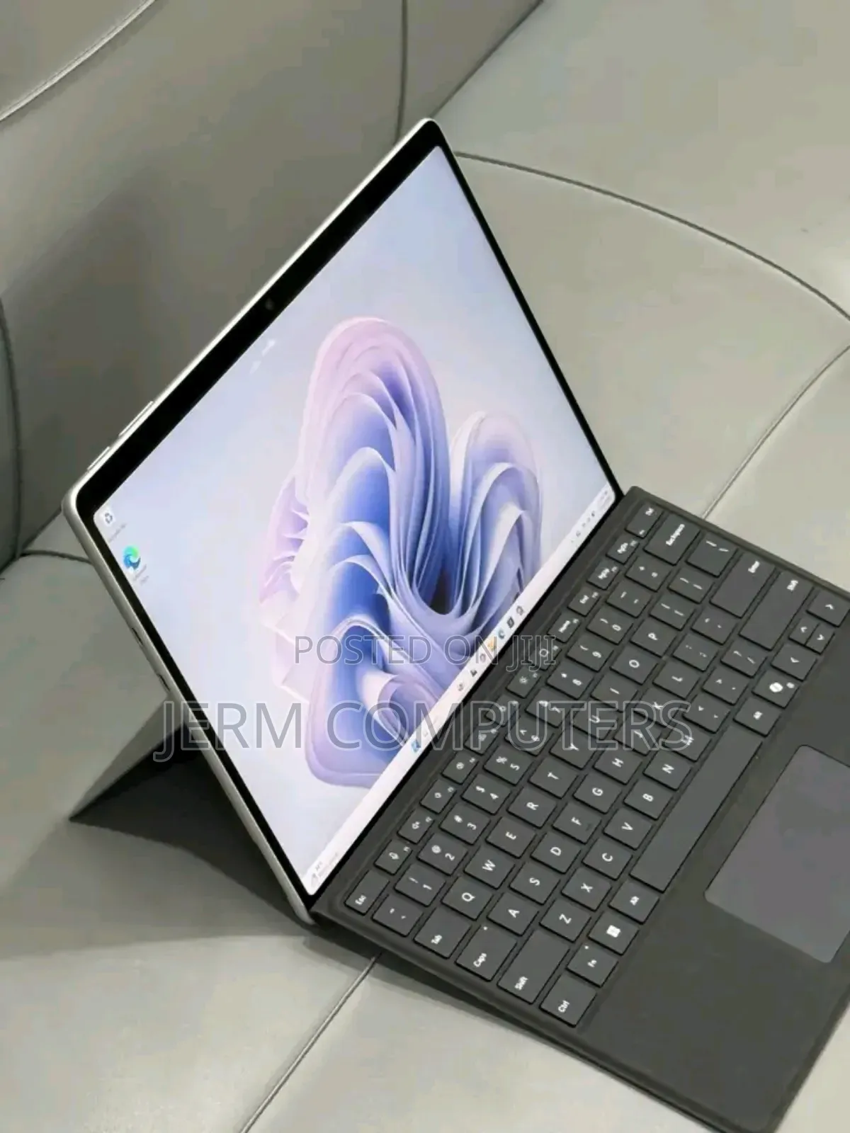 New Laptop Microsoft Surface Pro 9 16GB Intel Core i7 SSD 512GB