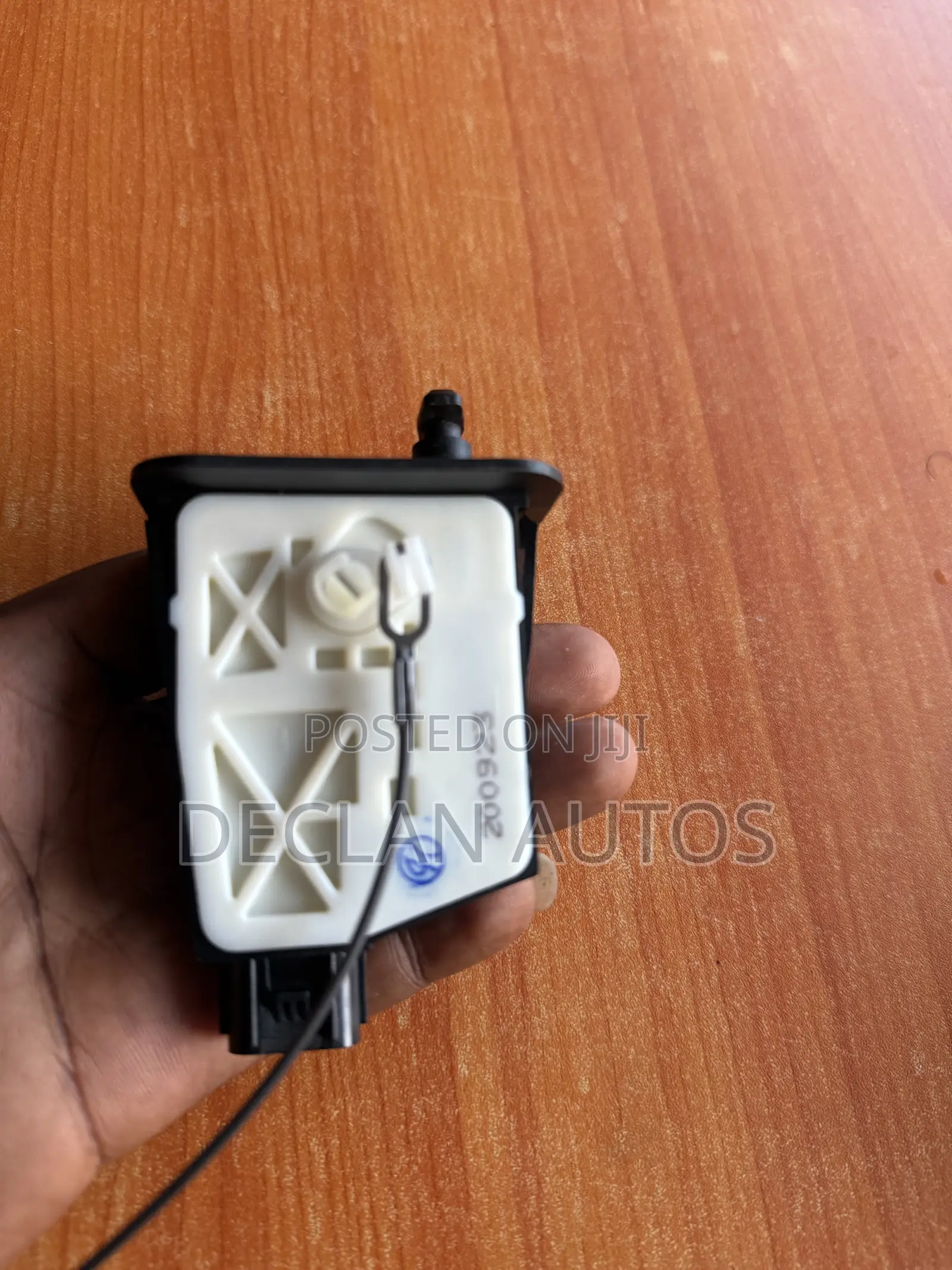 2018-2020 Honda Accord Ex Sedan Fuel Lid Actuator Gas Door Assembly