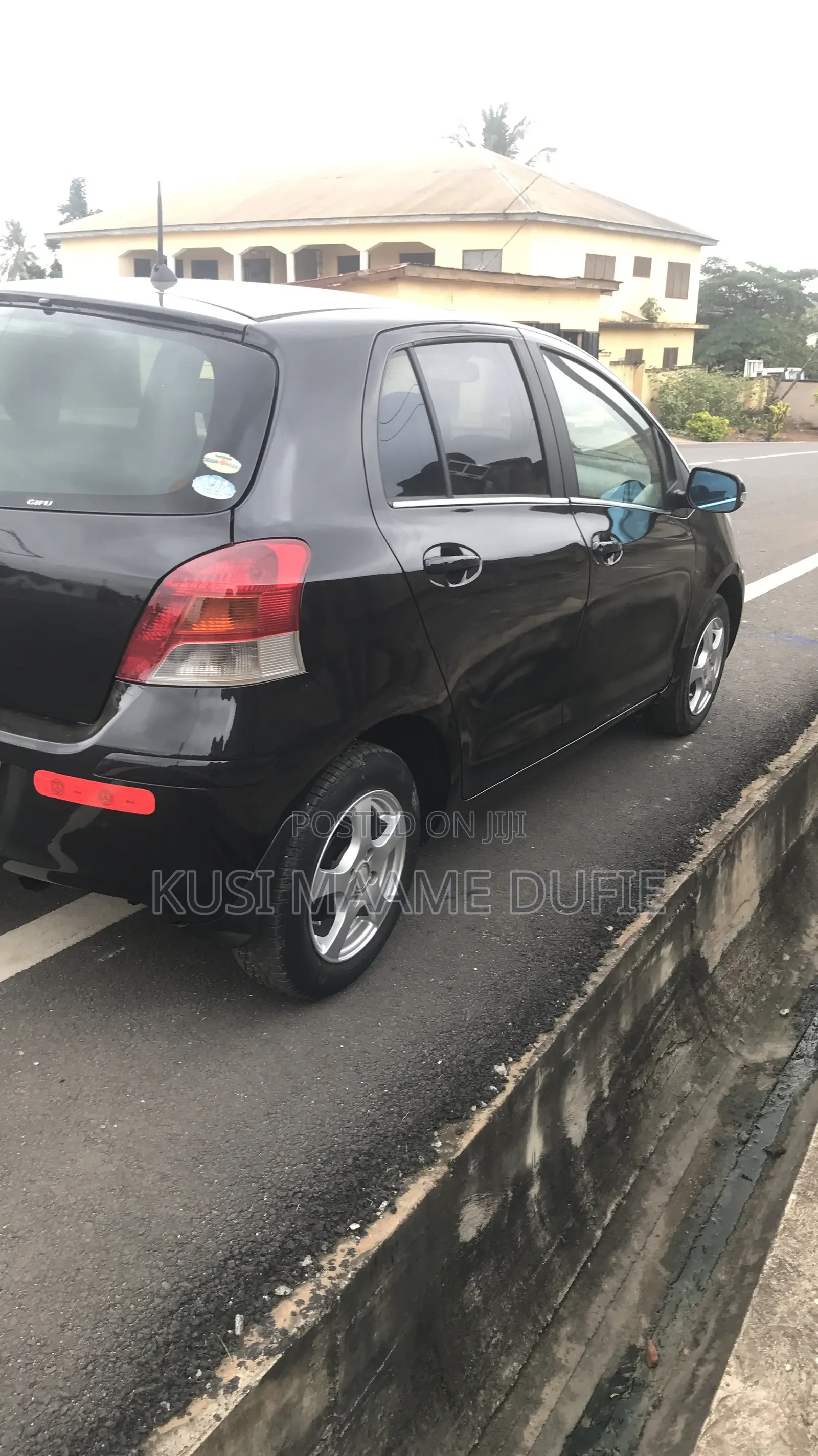 Toyota Vitz 1.0 FWD 3dr 2010 Black