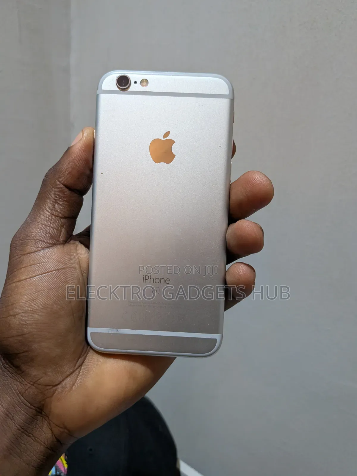 Apple iPhone 6s 64 GB Gold