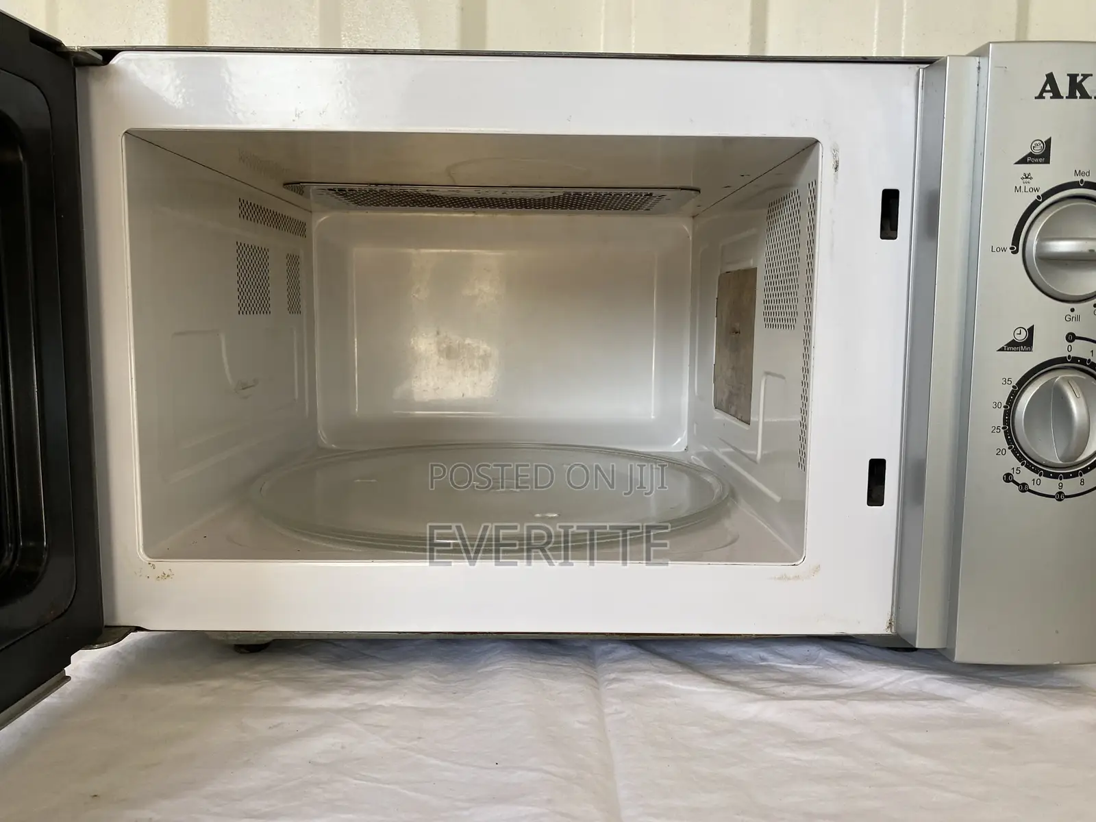 Akai Microwave Oven With Grill (Clean Working Perfectly)