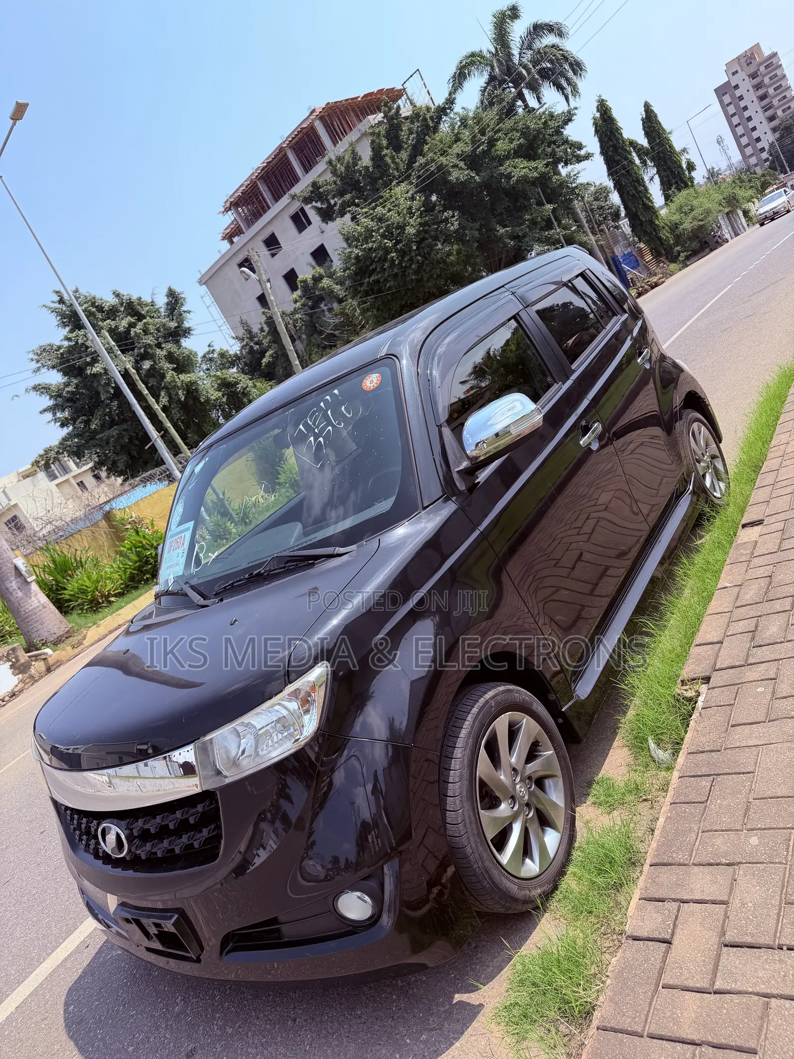 Toyota bB 2015 Black