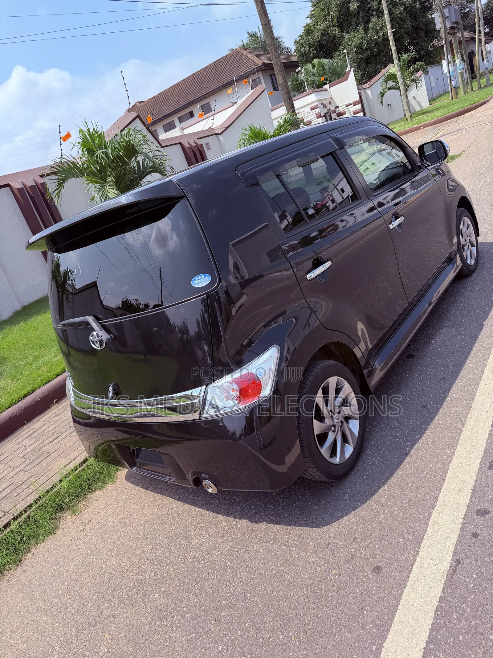 Toyota bB 2015 Black