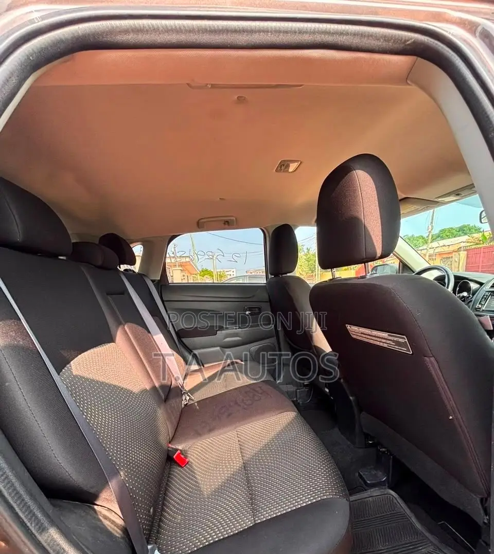 Mitsubishi RVR 2016 Brown