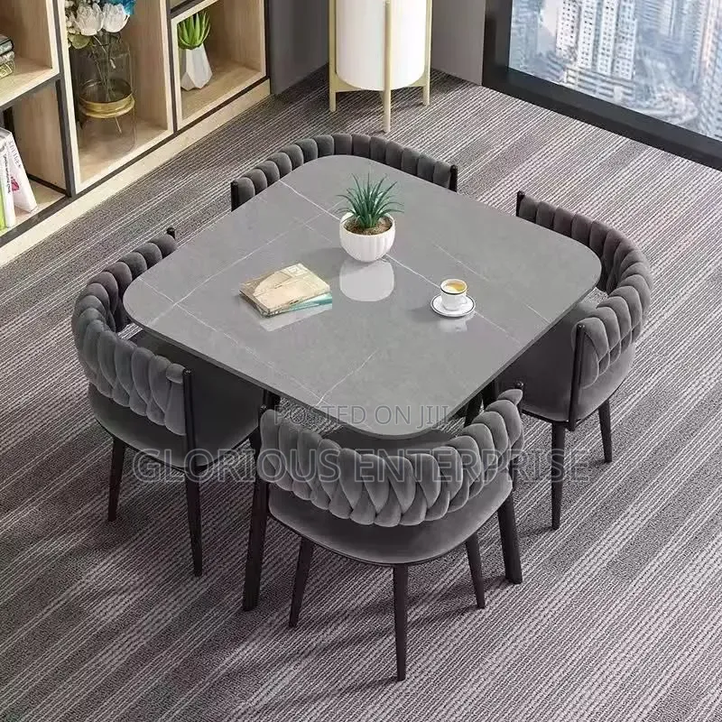 4 People Classic Dinning Set