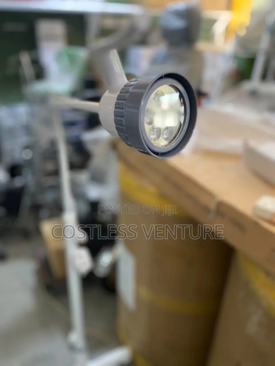 Operating Auxiliary Lamp ( Non-Dimmable)