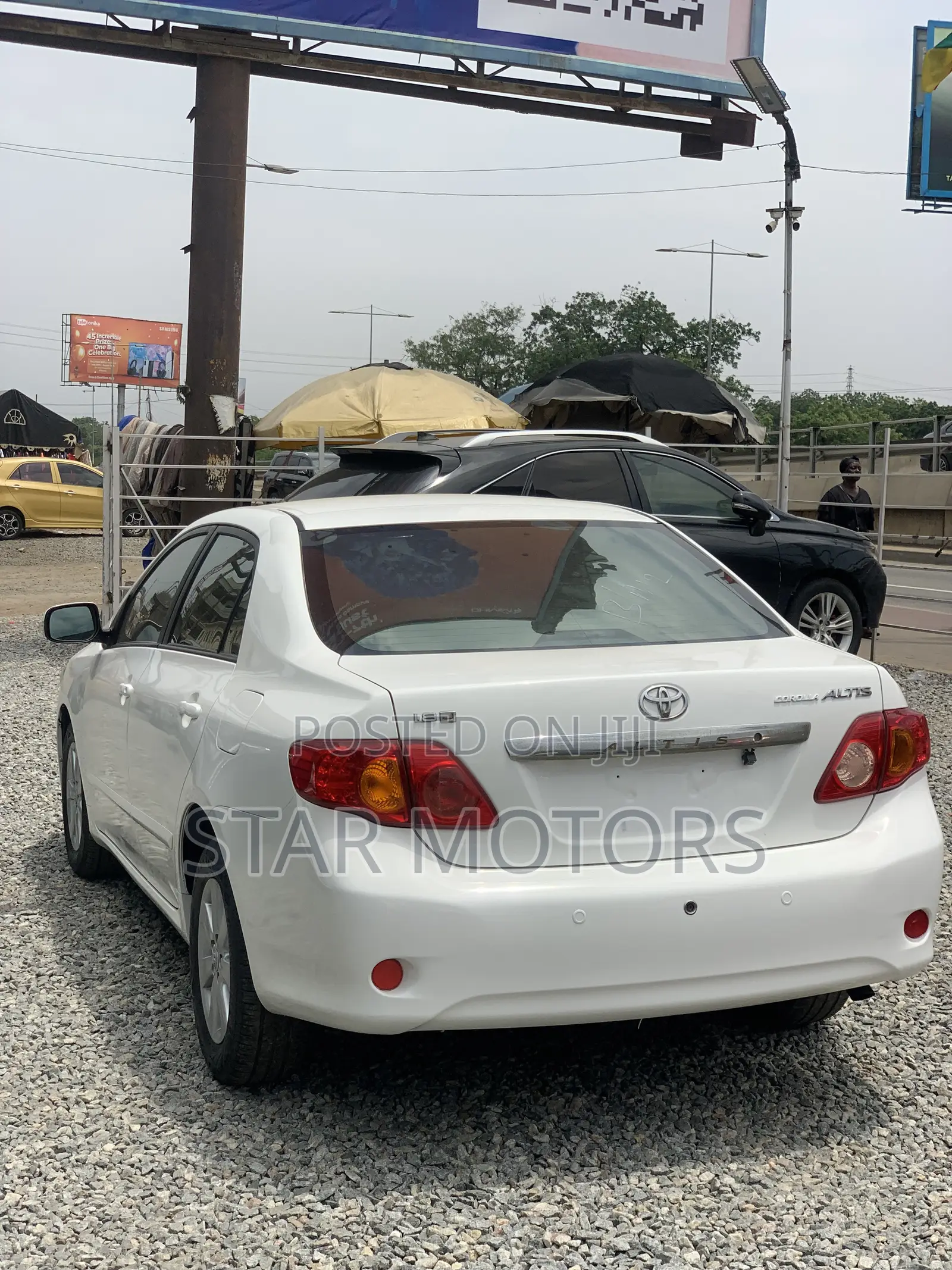 Toyota Corolla Altis 2010 White