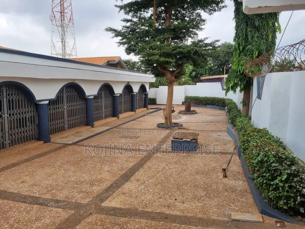 5bdrm House in Ahenema Kokoben, Kumasi Metropolitan for rent