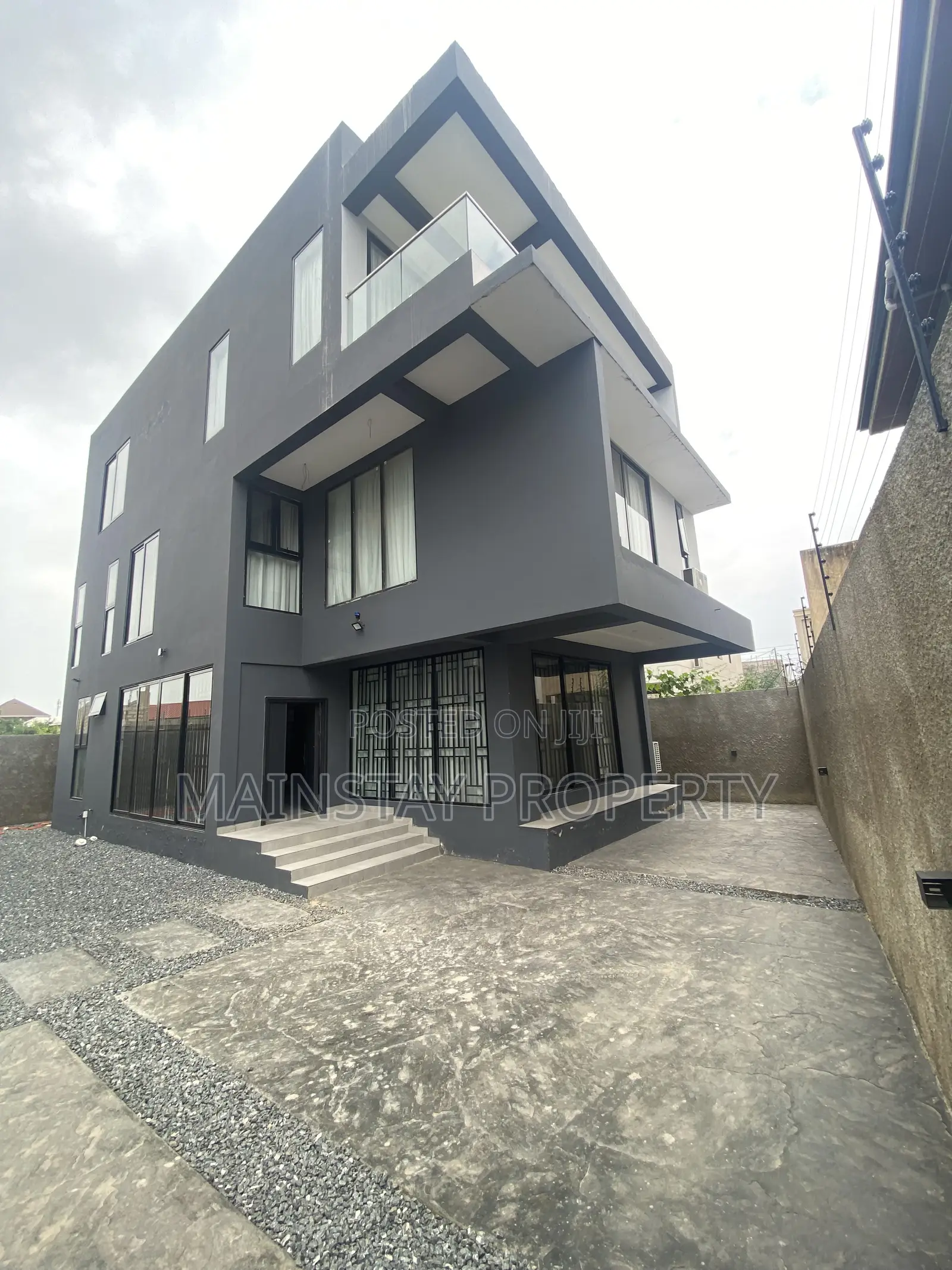 Furnished 3bdrm Townhouse / Terrace in Mainstay Estates, Tseaddo