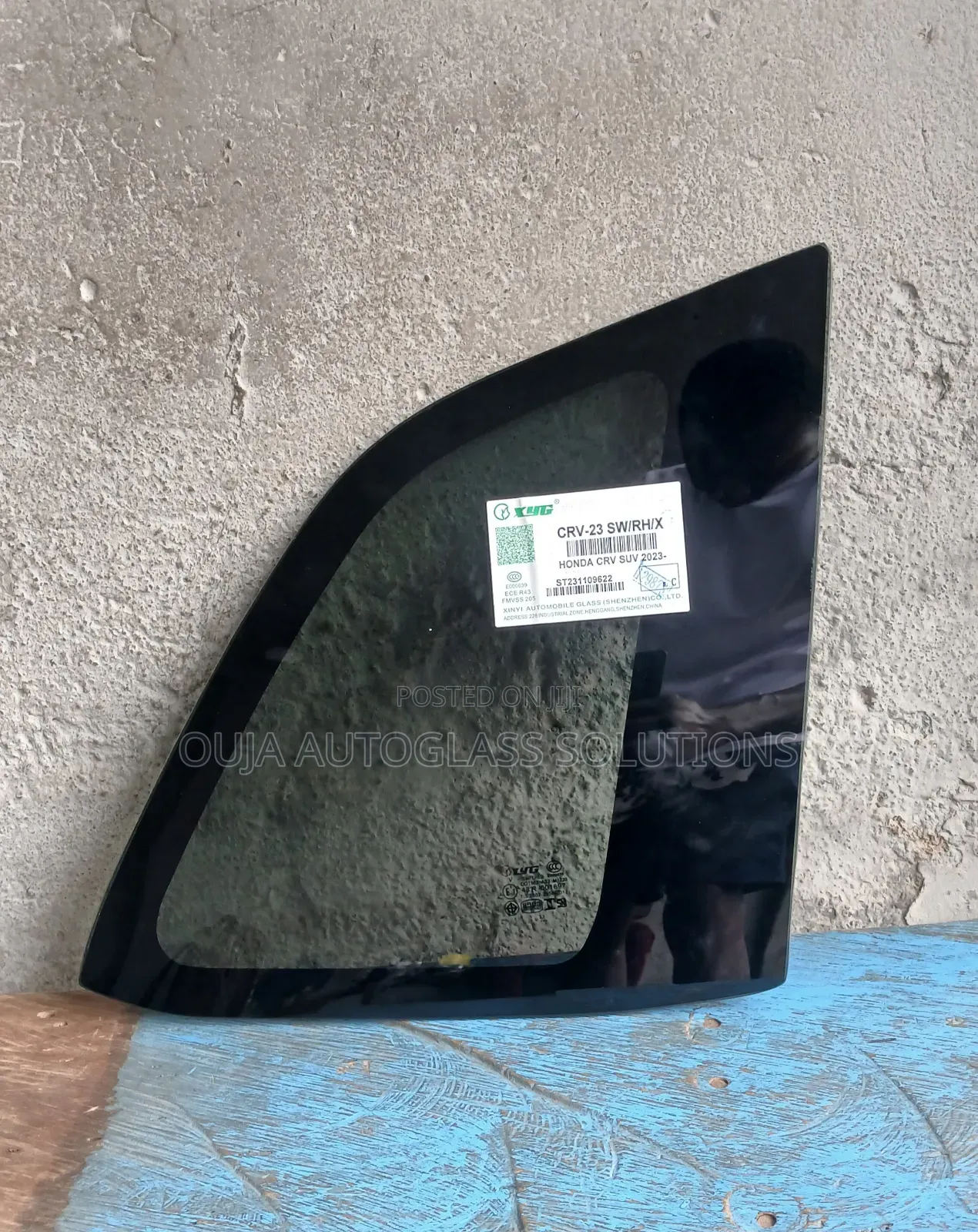 2023 Honda CRV Body Glass Available
