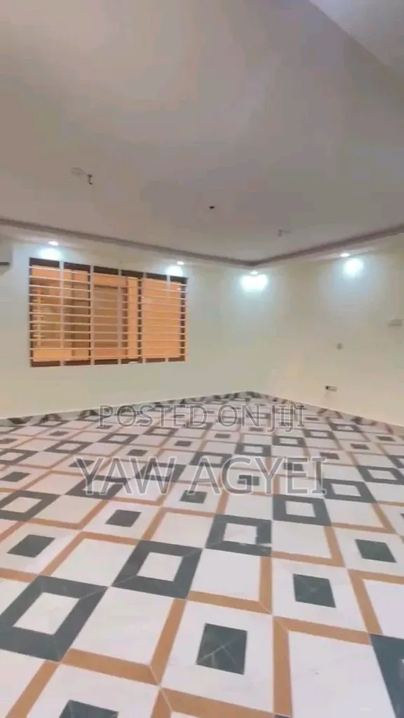 3bdrm Apartment in Exponent, Ashaley Botwe for rent