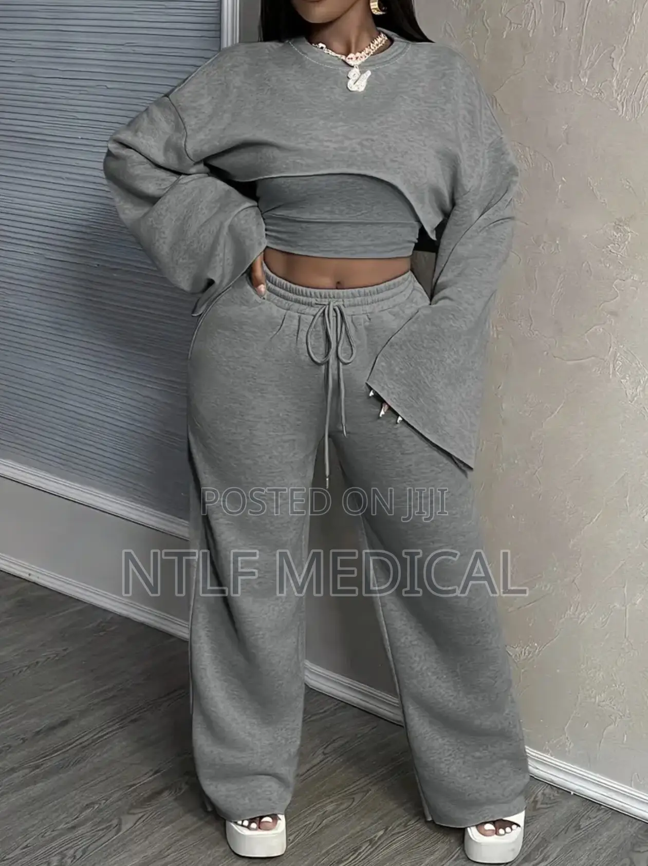 Fashionable Women 3pcs (Cropped T-Shirts, Tank Top, Wide-Legs Joggers)