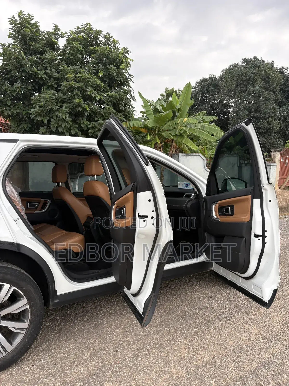 Land Rover Discovery Sport 2019 White
