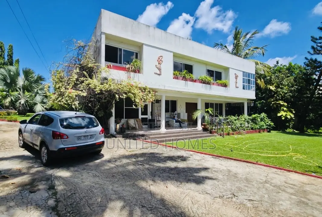 6bdrm House in Airport Residential Area for rent