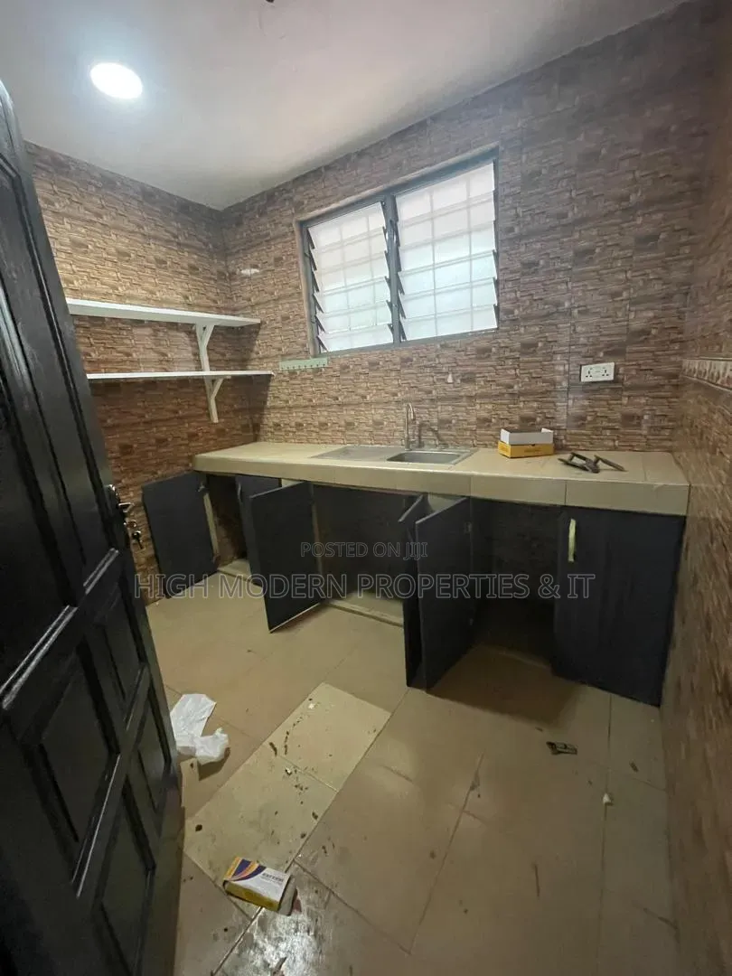 2bdrm Apartment in Teshie Bushroad, Tseaddo for rent