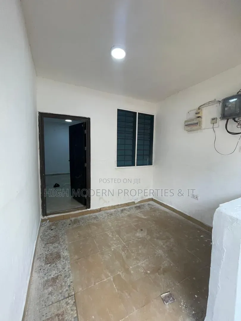 2bdrm Apartment in Teshie Bushroad, Tseaddo for rent