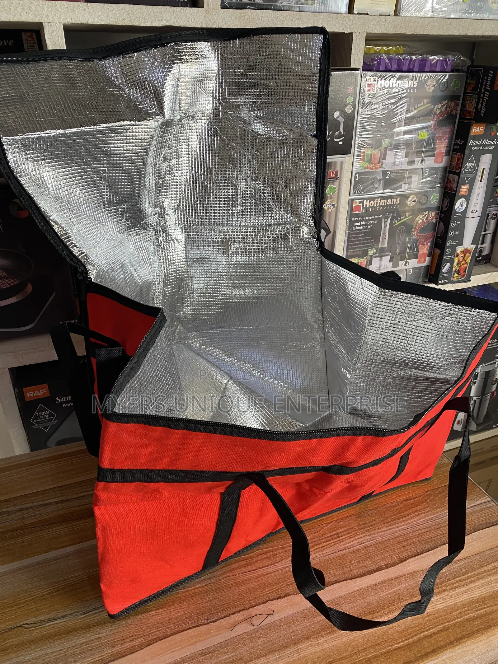 Insulated Catering Bag Keeps Food Hot Cold
