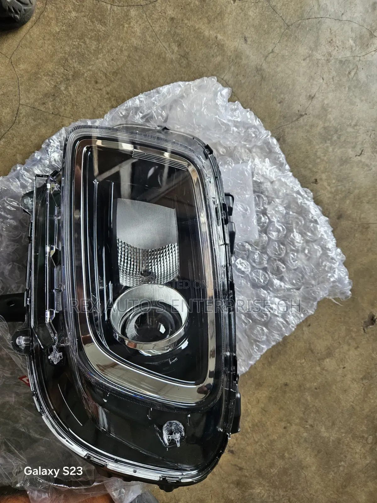 Hyundai Venue Headlight (One Side)