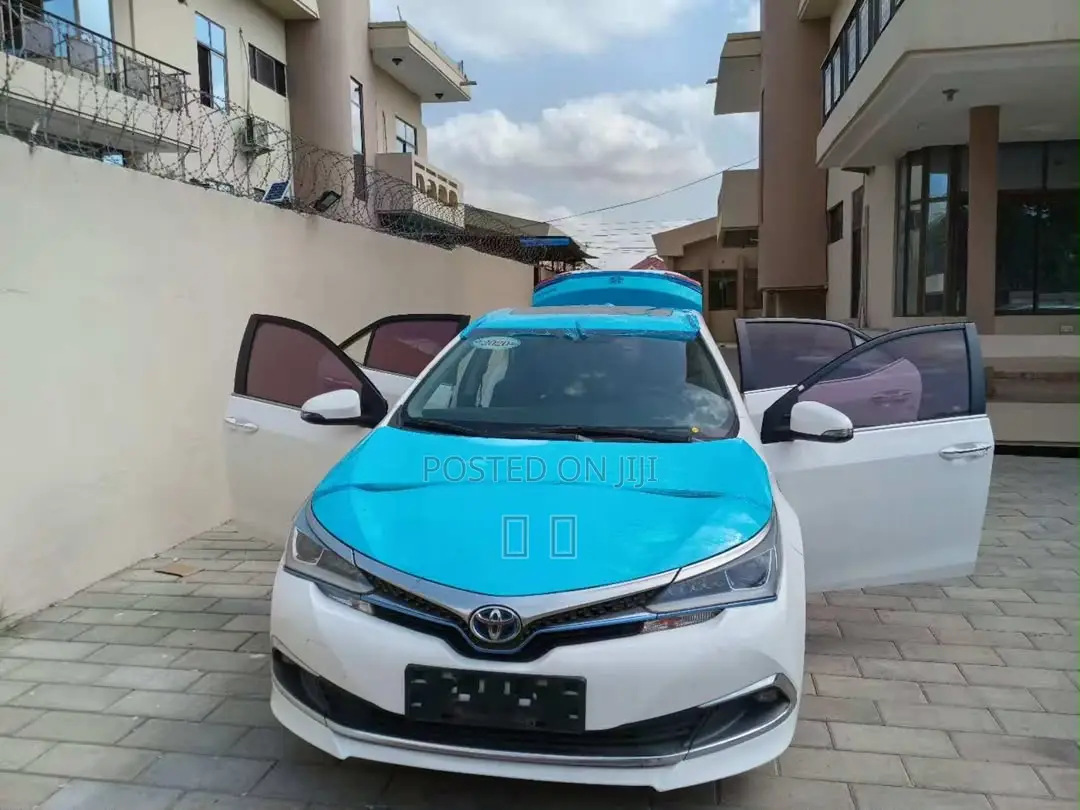 Toyota Corolla 2020 White