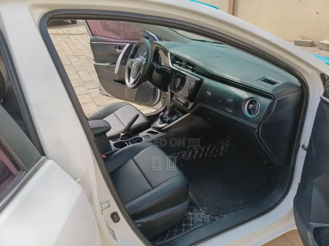 Toyota Corolla 2020 White
