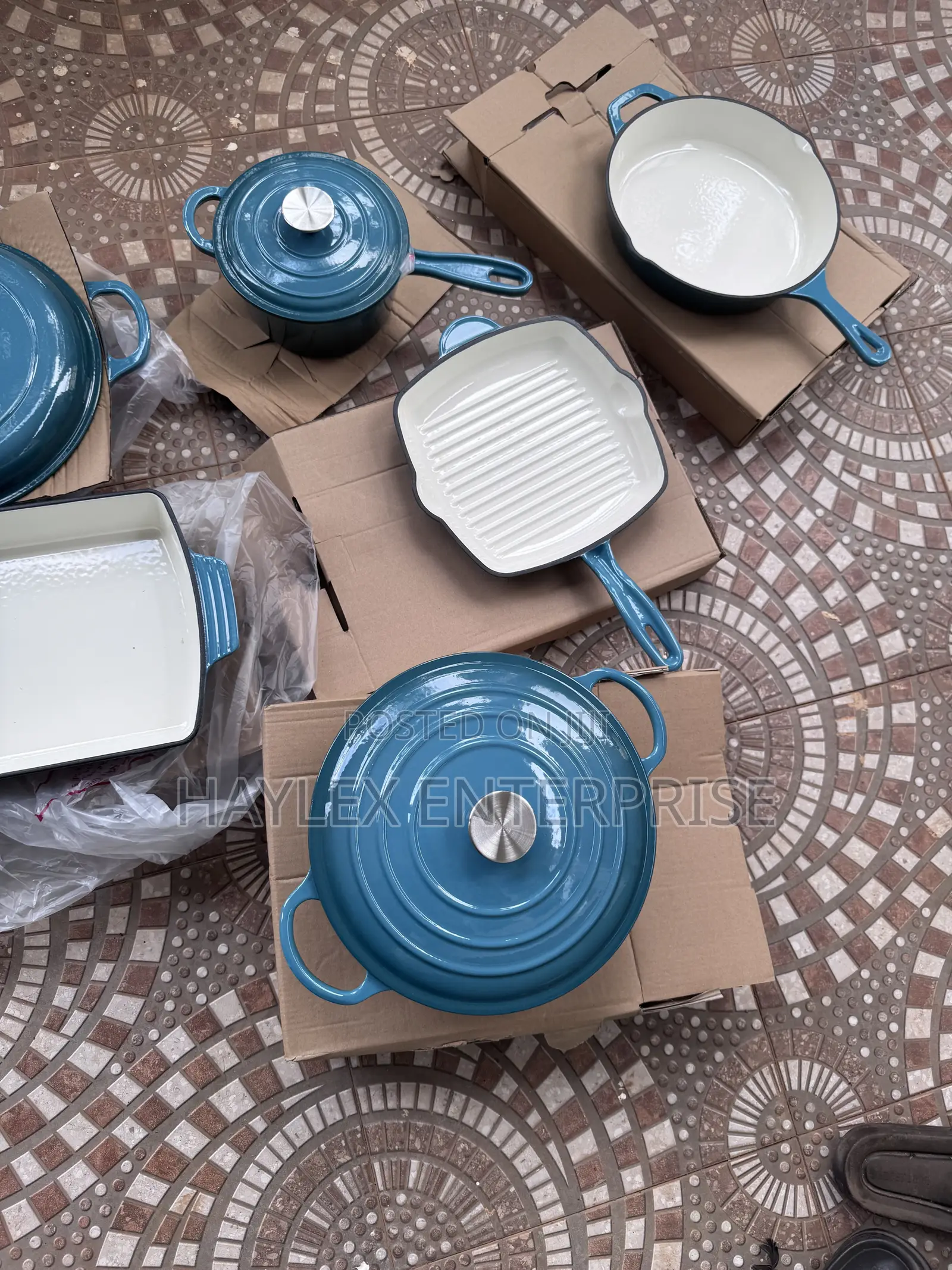 11pc Cast Iron Pot