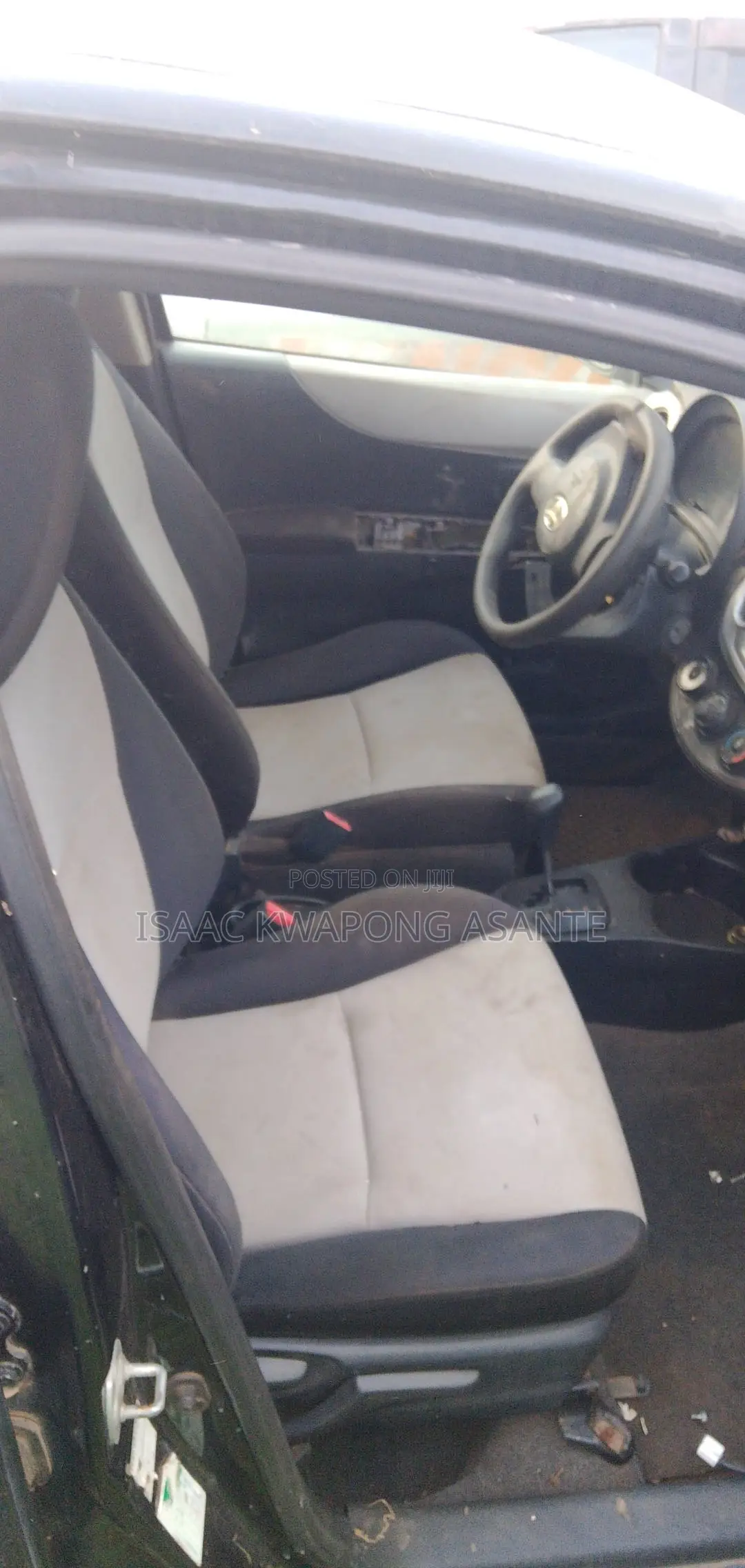 Toyota Vitz 1.0 FWD 5dr 2011 Black